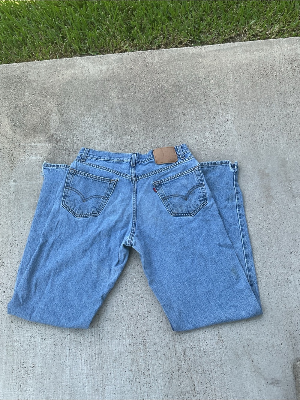 Vintage 2002 Levi’s 550 Relaxed Fit Jeans Men’s 34x36 Light Wash Denim Y2K